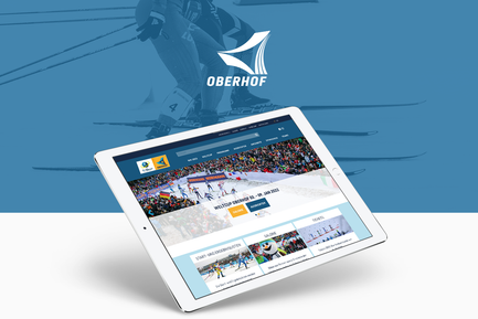 Auf einem Tablet ist die Webseite des Biathlons Oberhof geöffnet.